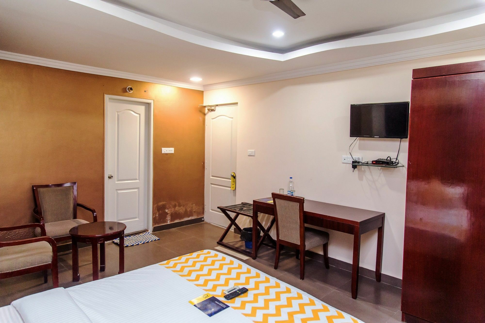 העיר בנגלור Fabexpress Oriental Suites III - Btm Mico Layout מראה חיצוני תמונה