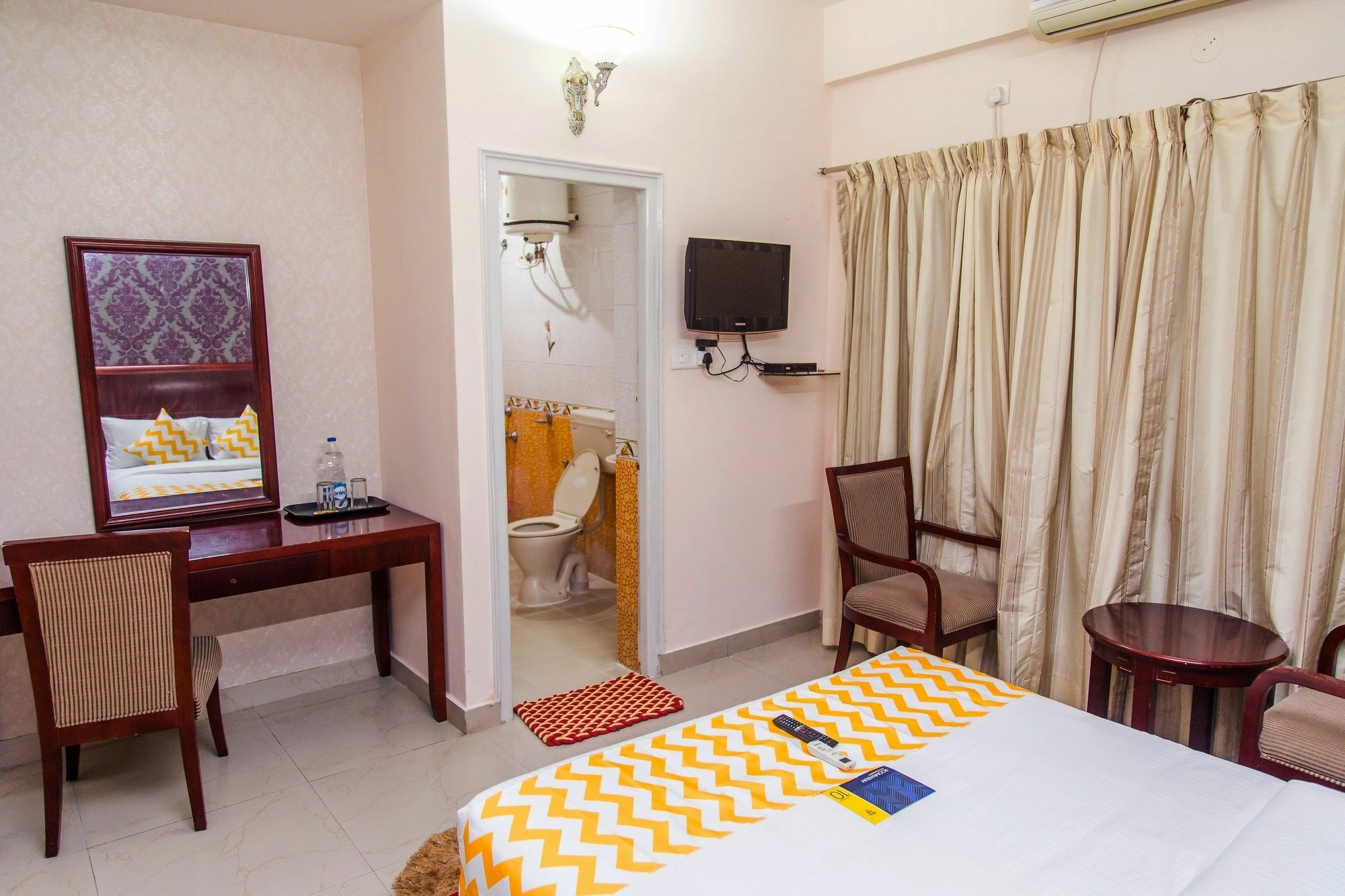 העיר בנגלור Fabexpress Oriental Suites III - Btm Mico Layout מראה חיצוני תמונה