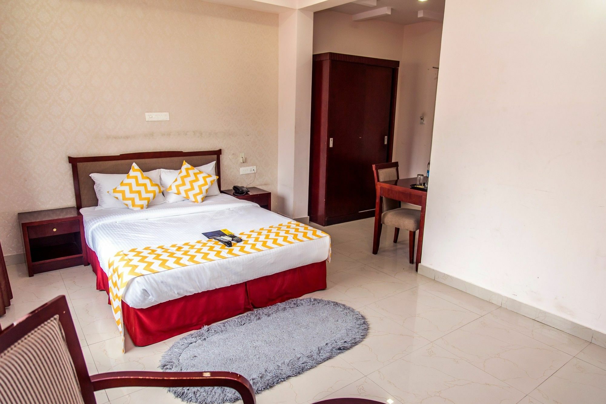העיר בנגלור Fabexpress Oriental Suites III - Btm Mico Layout מראה חיצוני תמונה